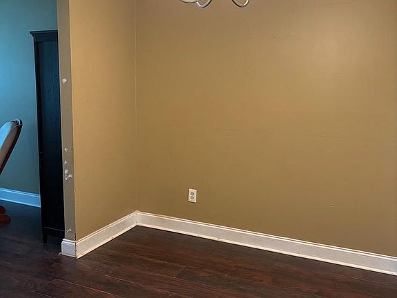 4th image of 100 Woodvale Ln