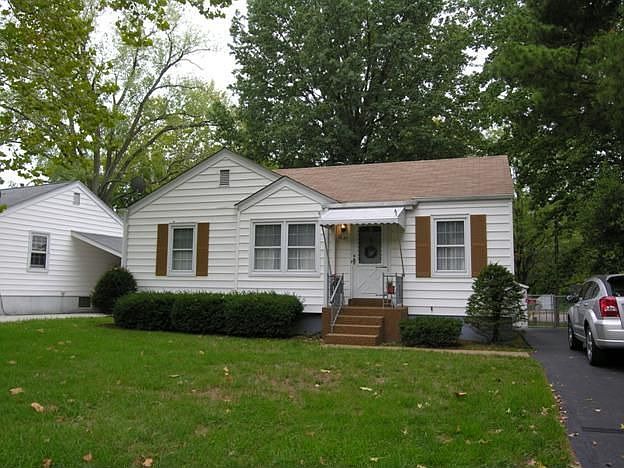 1st image of 1037 Sanders Dr