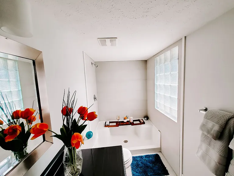 628 Park Ave — Photo 40