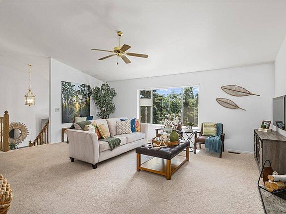 3rd image of 15176 Lorie Dr