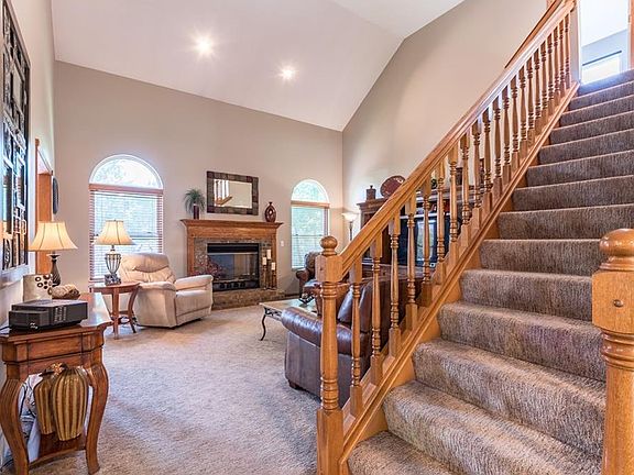 2nd image of 802 Palo Verde Ct