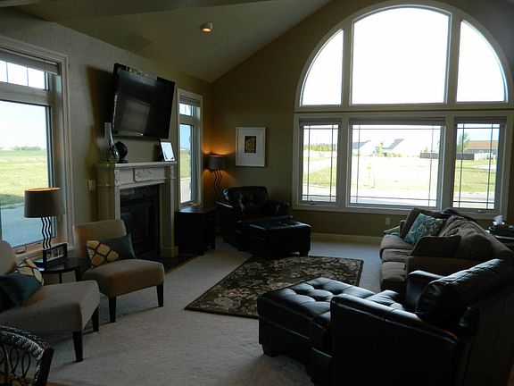 2nd image of 5895 Fountain Vista Dr