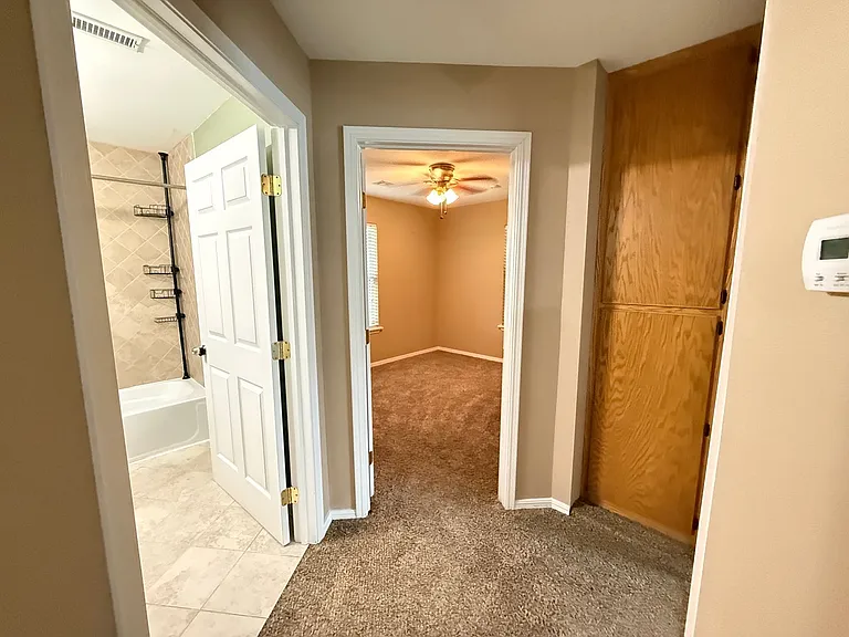 537 E Allen St — Photo 19