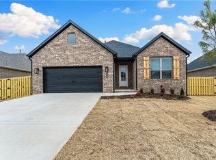 1906 Edwards St, Pea Ridge, AR 72751