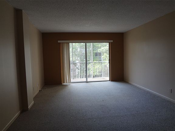 2nd image of 8735 Ramblewood Dr APT 213