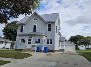 330 S Chestnut Ave, New Hampton, IA 50659