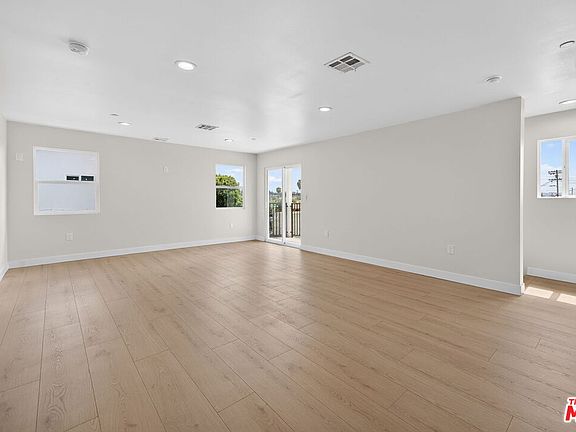 5th image of 3436 Hunter St #4