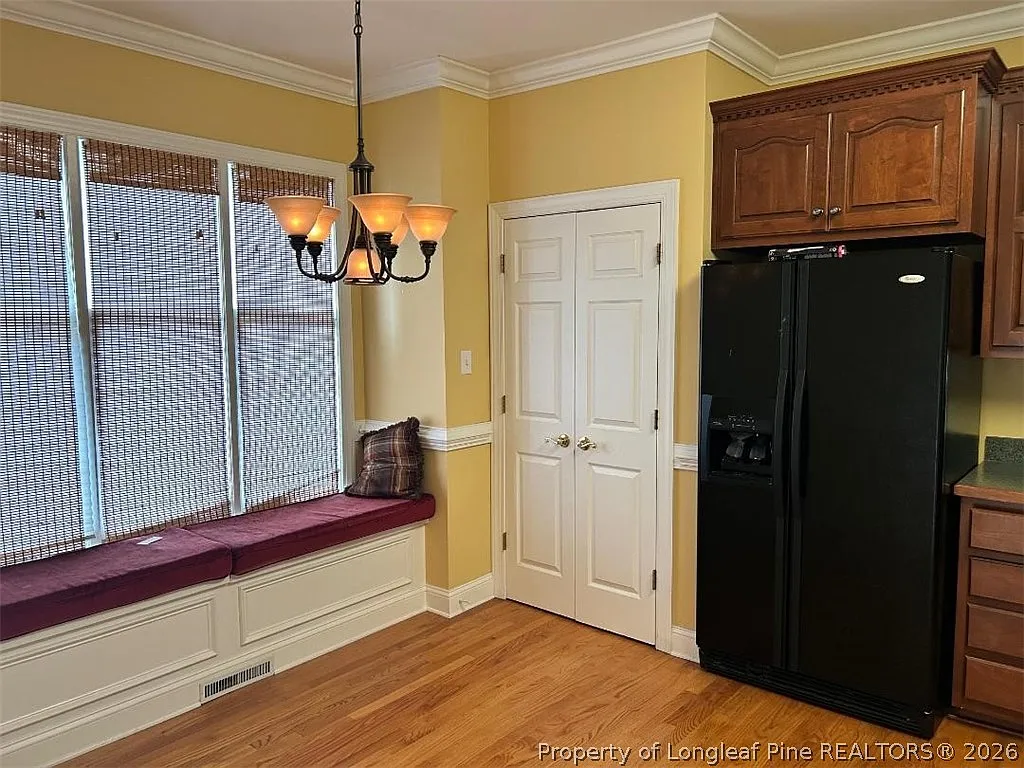 Building Photo - 4890 Independence Dr