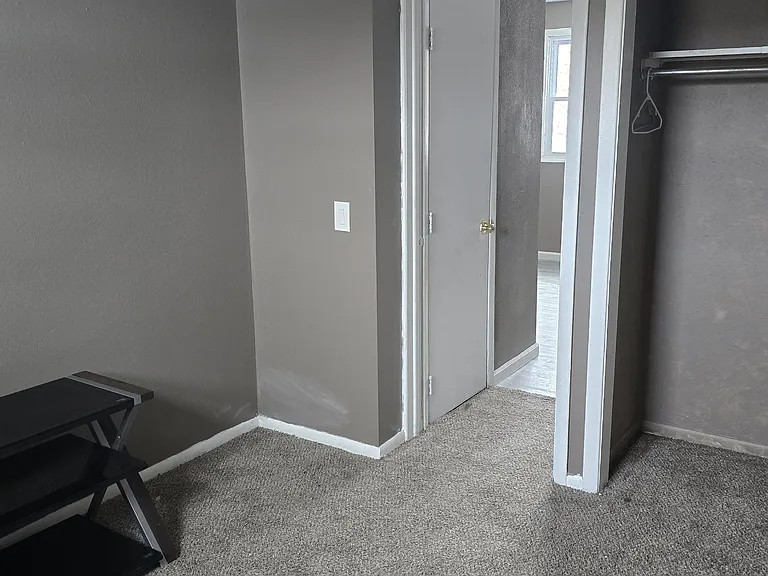 216 S Cavin St — Photo 12