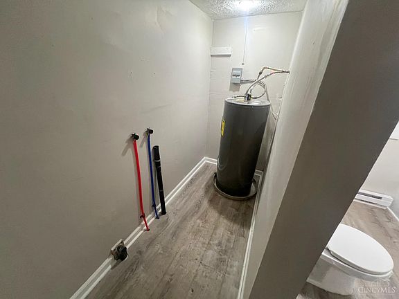 4th image of 161 S Broadway St