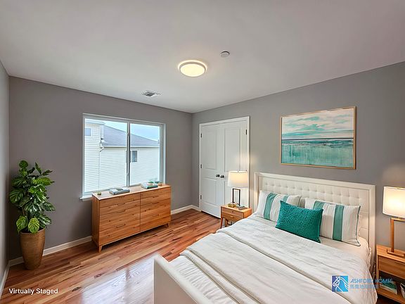 4th image of 23 Cunard Ave #2
