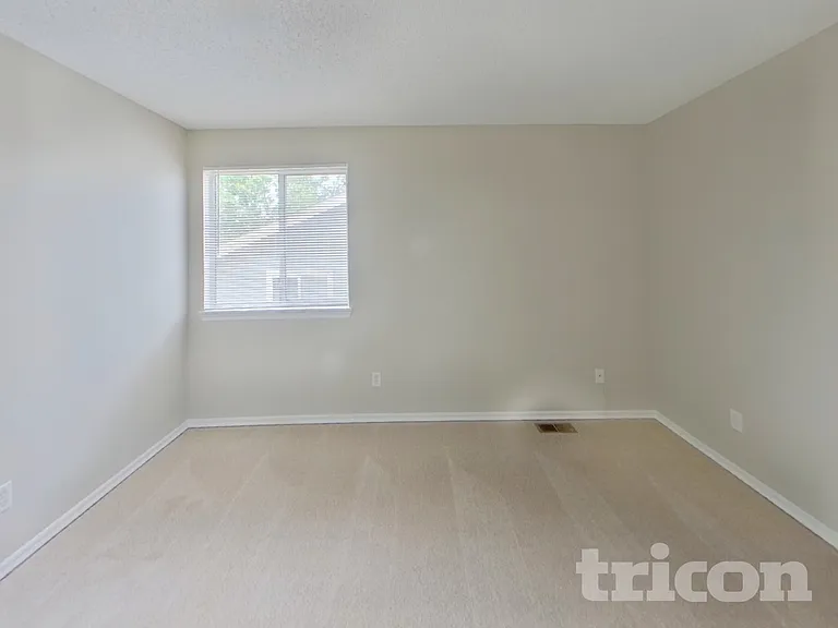 12155 Monaco Dr — Photo 7