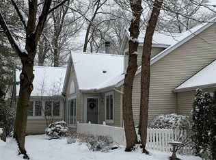 695 Briar Ridge Ln, Akron, OH 44313