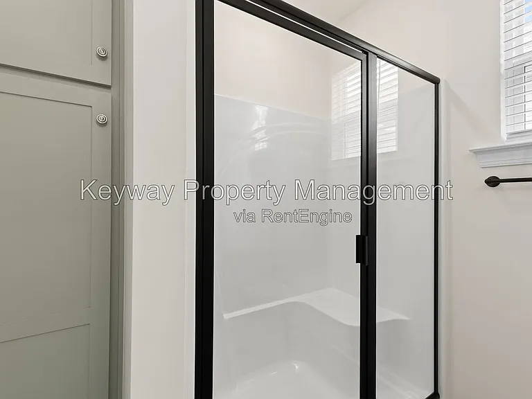 1144 Carolina Ave — Photo 10