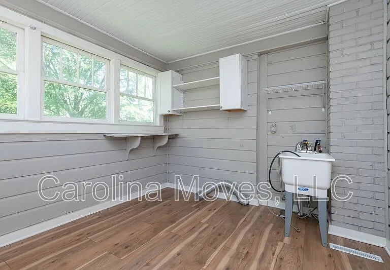 306 Powell St — Photo 19