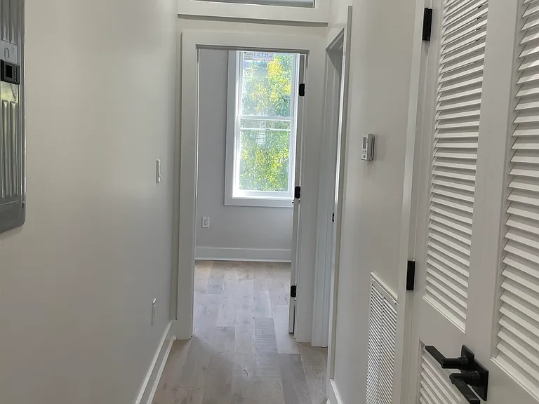 612 Washington St #2 — Photo 5
