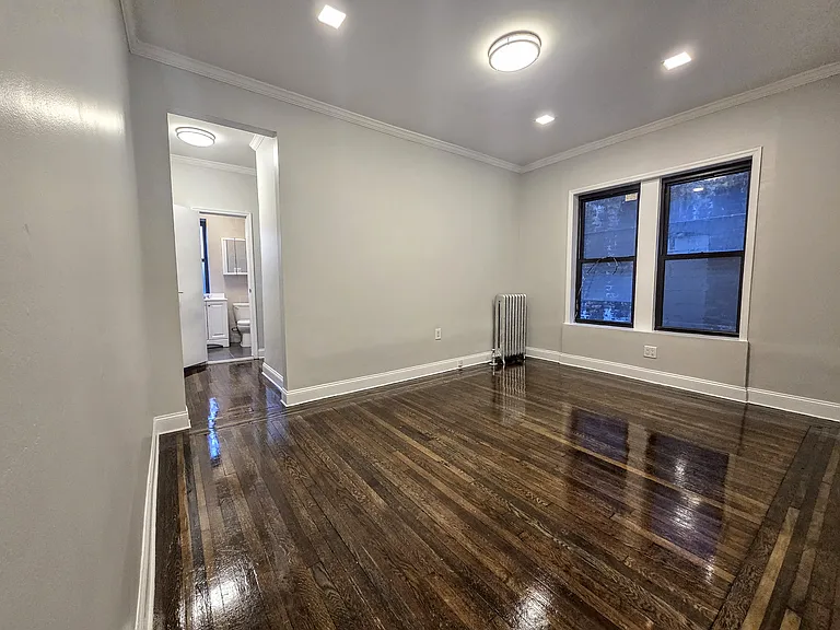 501 W 214th St #2 — Photo 2