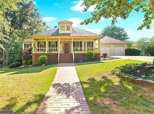 52 Shadow Lake Trl, Newnan, GA 30265