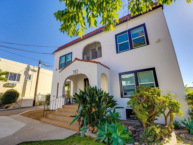 310 G St — Photo 25