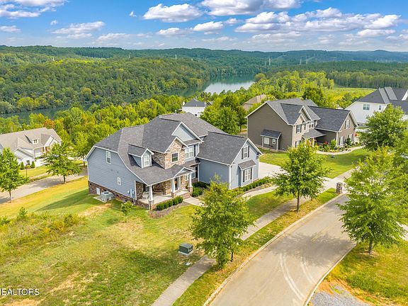 4th image of 113 Sweetberry St