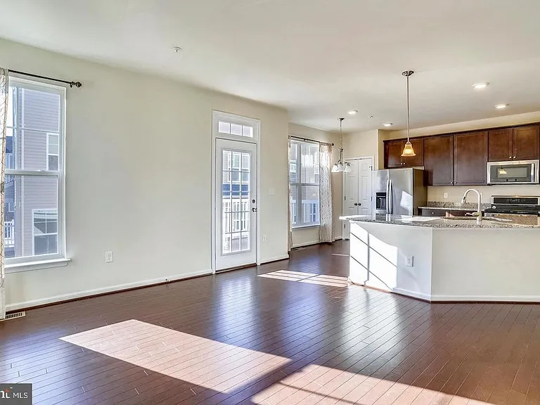 6163 Margarita Way — Photo 6