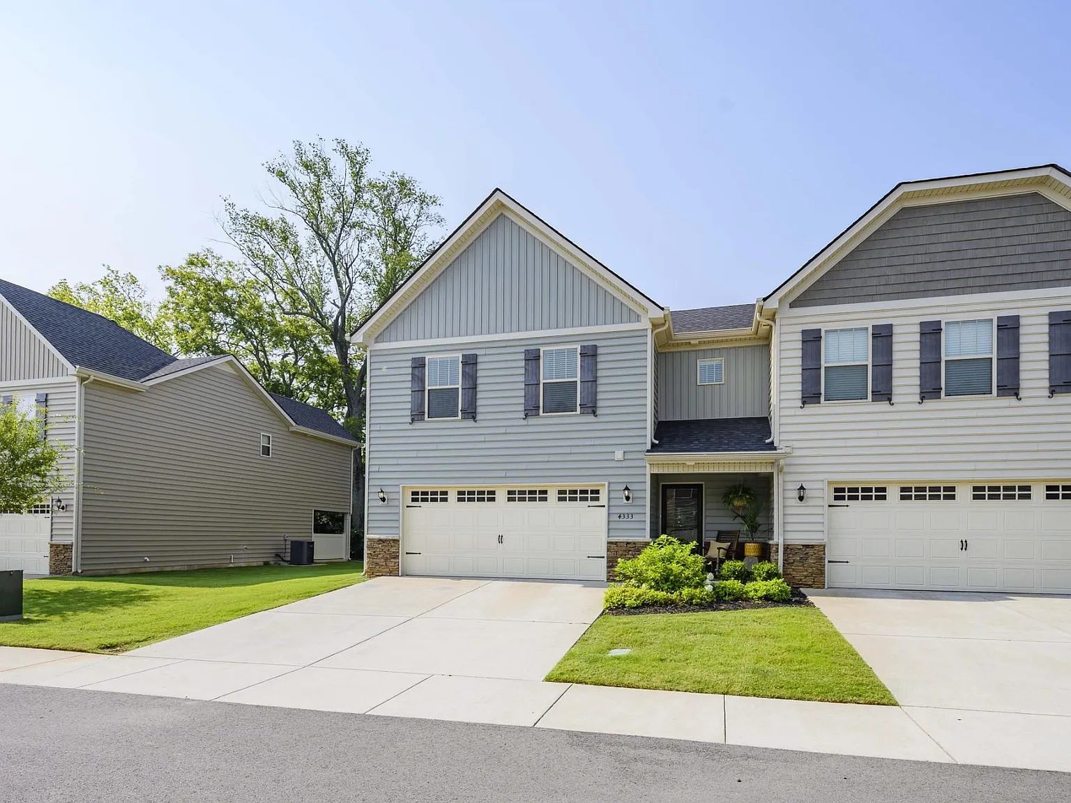 3 bed, 2.5 bath, 1612 sqft, $2,250 — Photo 1