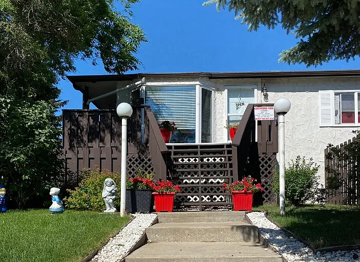 2 bed, 1.0 bath, 1025 sqft, $1,150 — Photo 2
