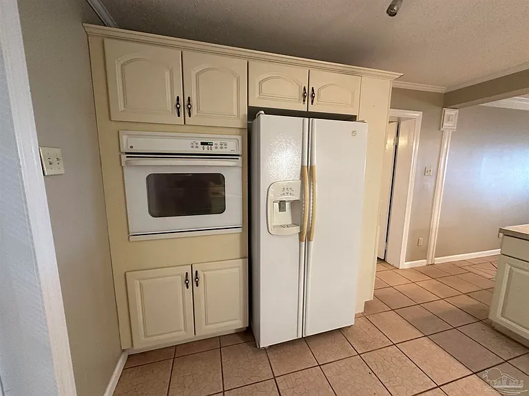 305 Colbert Ave — Photo 7