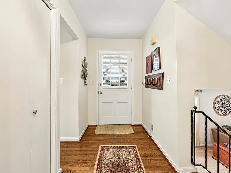 18033 Mill Creek Dr — Photo 12