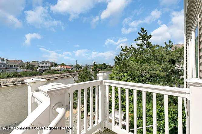 127 Trenton Ave — Photo 22