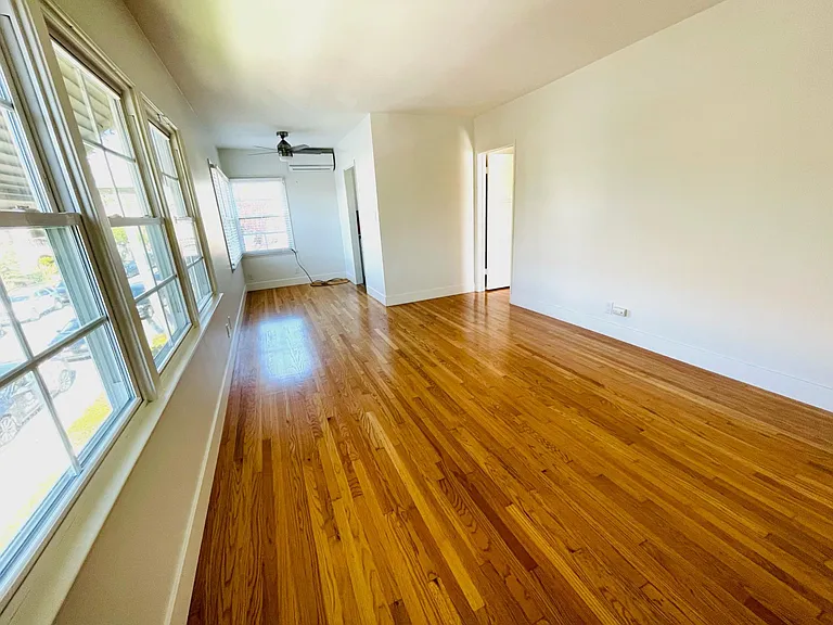 220 Argonne Ave #3 — Photo 3