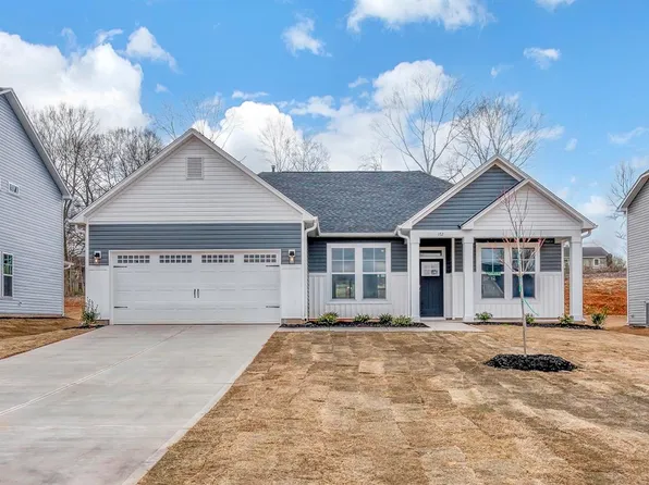 172 Hunter Ridge Dr, Boiling Springs, SC 29316