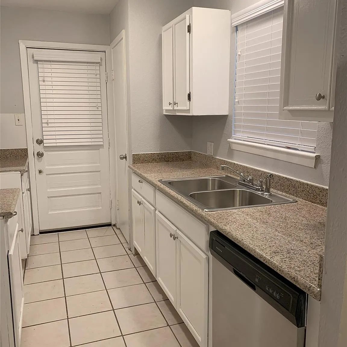 3 bed, 2.0 bath, 1339 sqft, $1,450 — Photo 4
