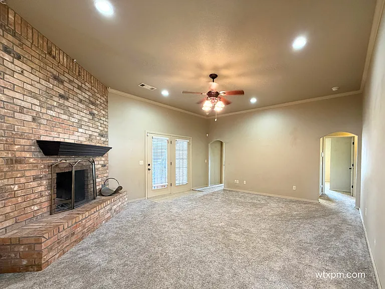 18300 Coyote Springs, Amarillo, TX 79119 - Living Room Angle 1