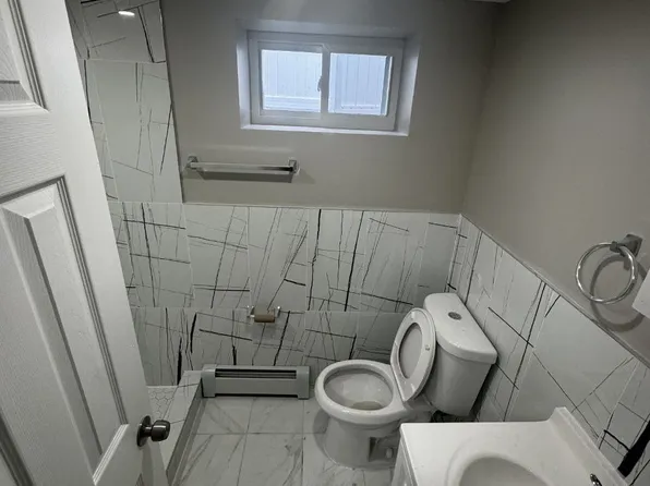 (undisclosed Address), Hewlett, NY 11557