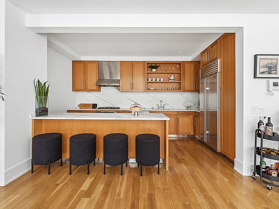 5th image of 130 W 30th St APT 12C