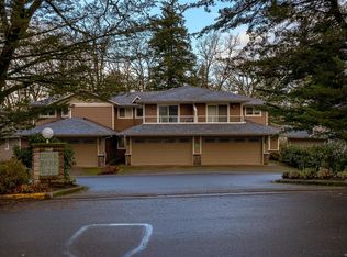 830 Rogers Ave #5, Saanich, BC V8X 3P9