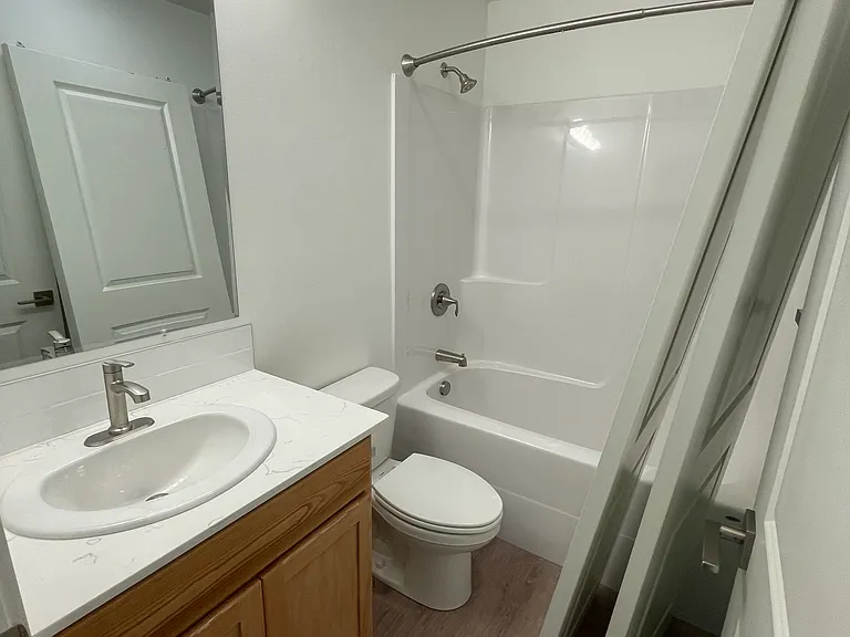 609 N Water St #404 — Photo 8