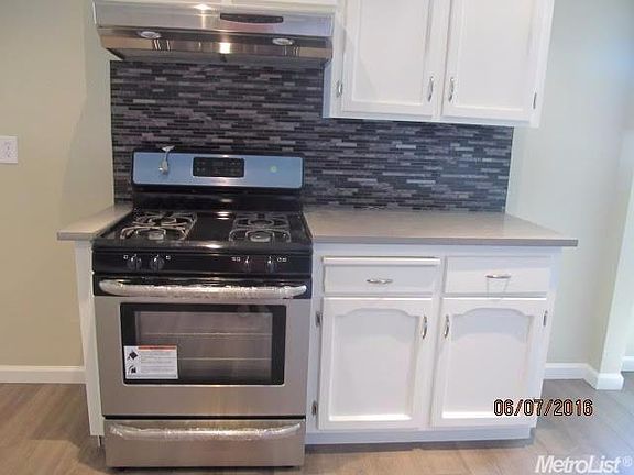 5th image of 1706 W Middlefield Ave