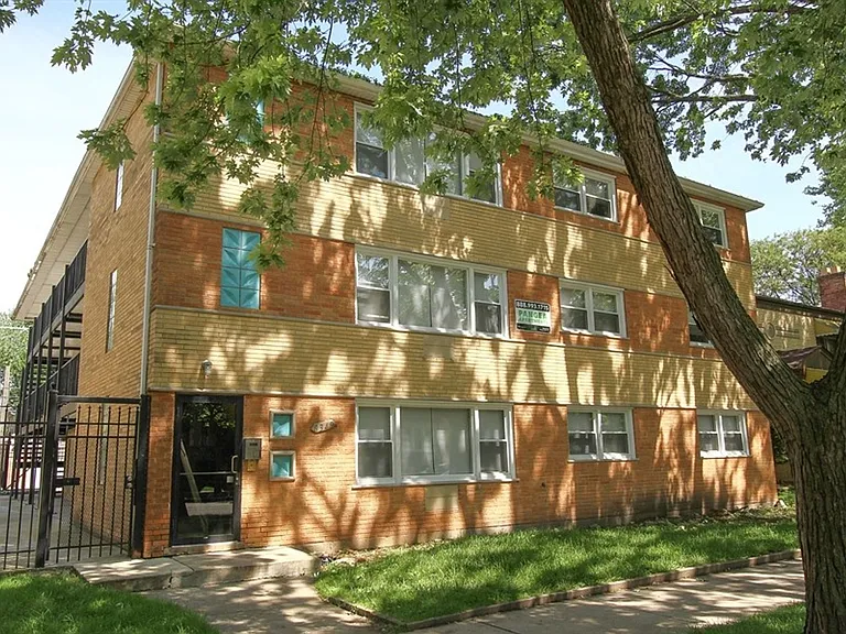8345 S Drexel — Photo 21