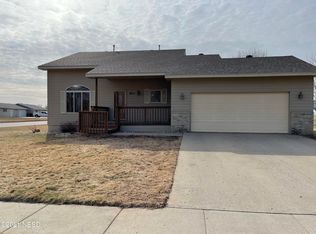 503 13th St NW, Watertown, SD 57201