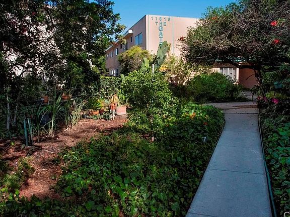 3rd image of 11818 Gateway Blvd #14