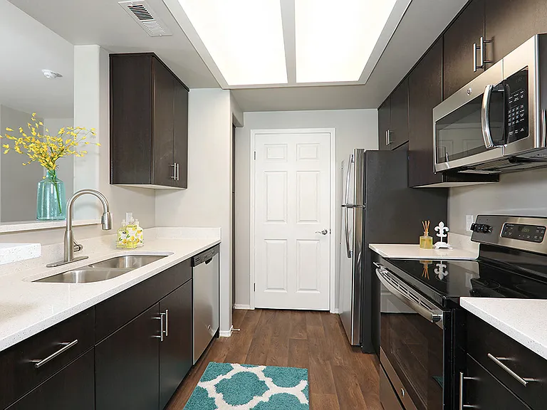 Canyon View Apartments — Photo 15