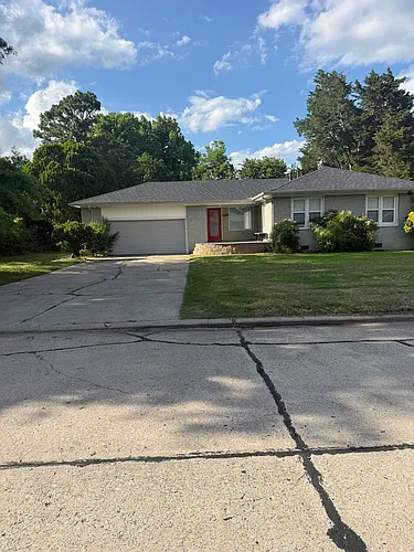 1215 Westlawn Dr Photo 1