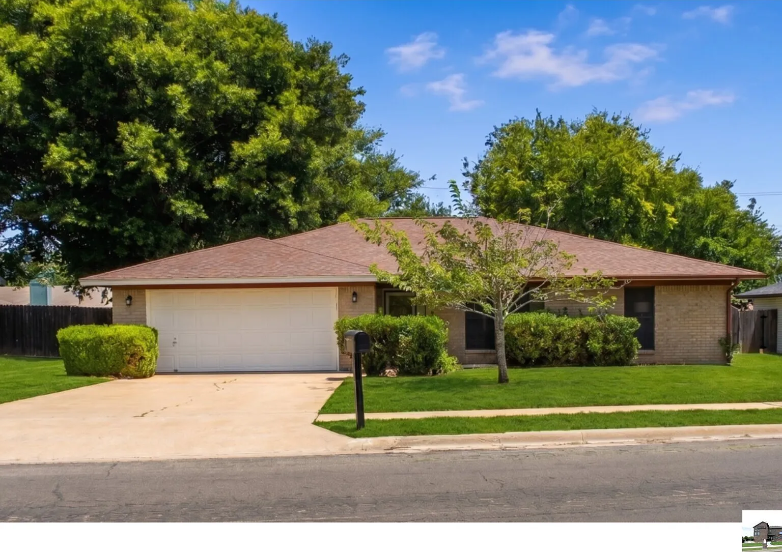 3 bed, 2.0 bath, 1638 sqft, $1,750 — Photo 1