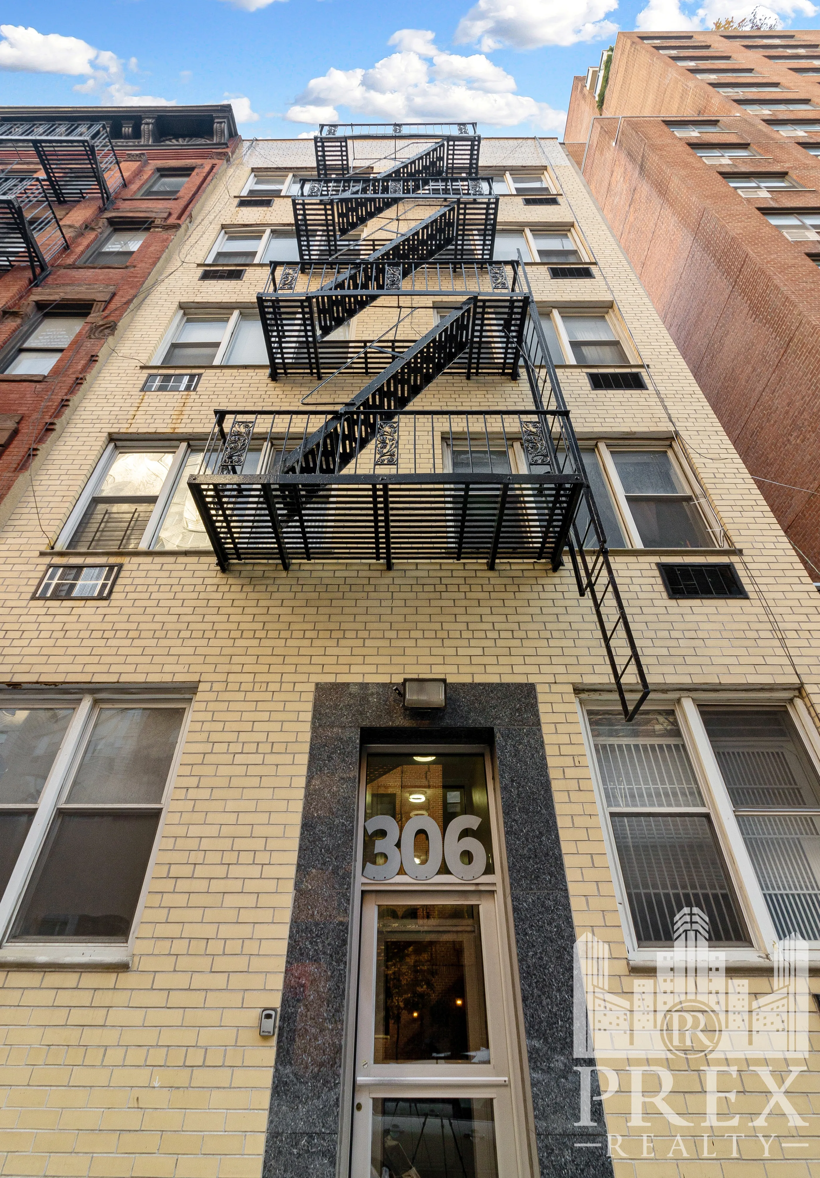 306 East 71st Street in Lenox Hill : Sales, Rentals, Floorplans