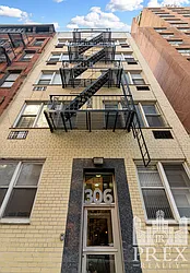 306 East 71st Street in Lenox Hill