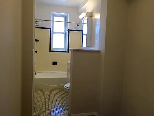 Rented by Metropolitan Equities | media 5