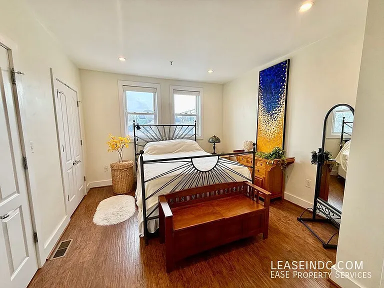 1200 Monroe St NW #B — Photo 11