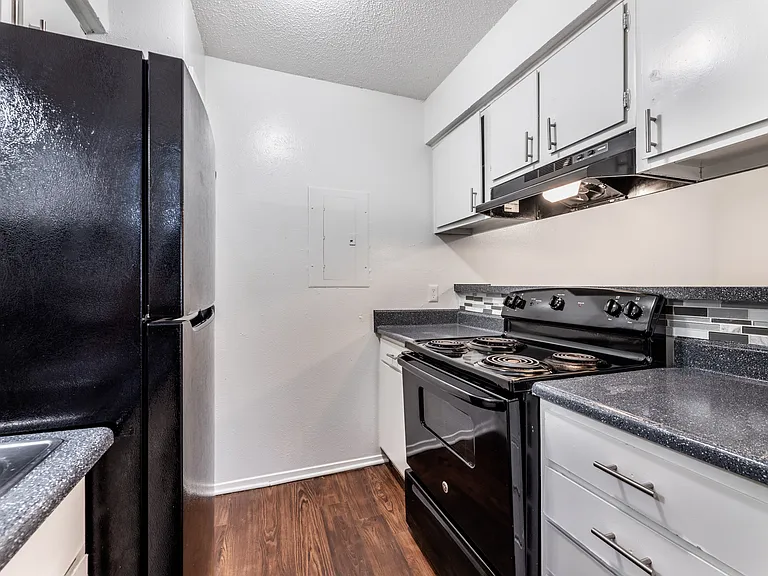 Villa del Sol Apartments — Photo 10